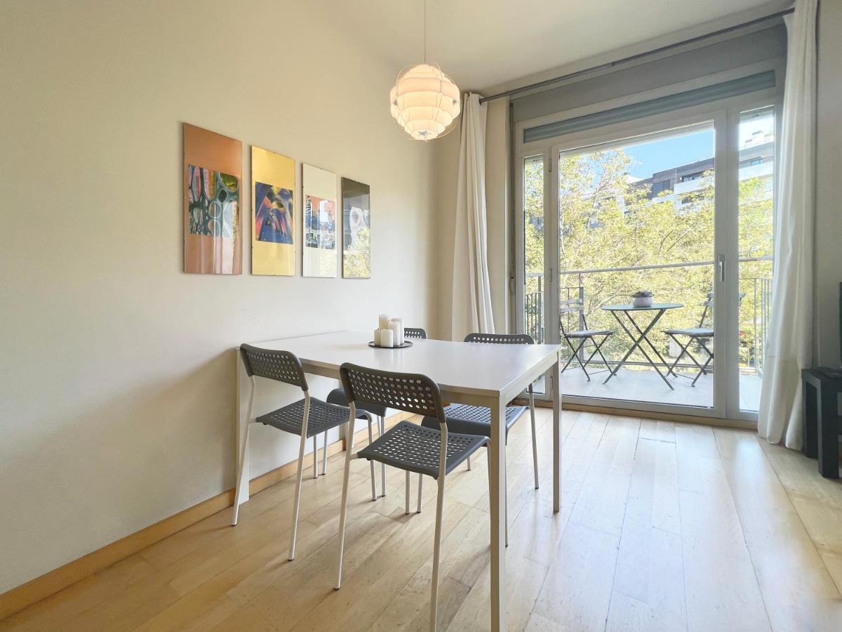 Stay U-Nique Apartments Venecuela Барселона Екстериор снимка